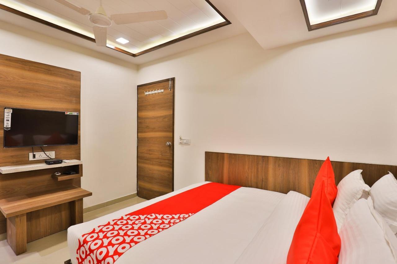 Oyo 24950 Hotel Shree Balaji Residency Ahmedabad Extérieur photo