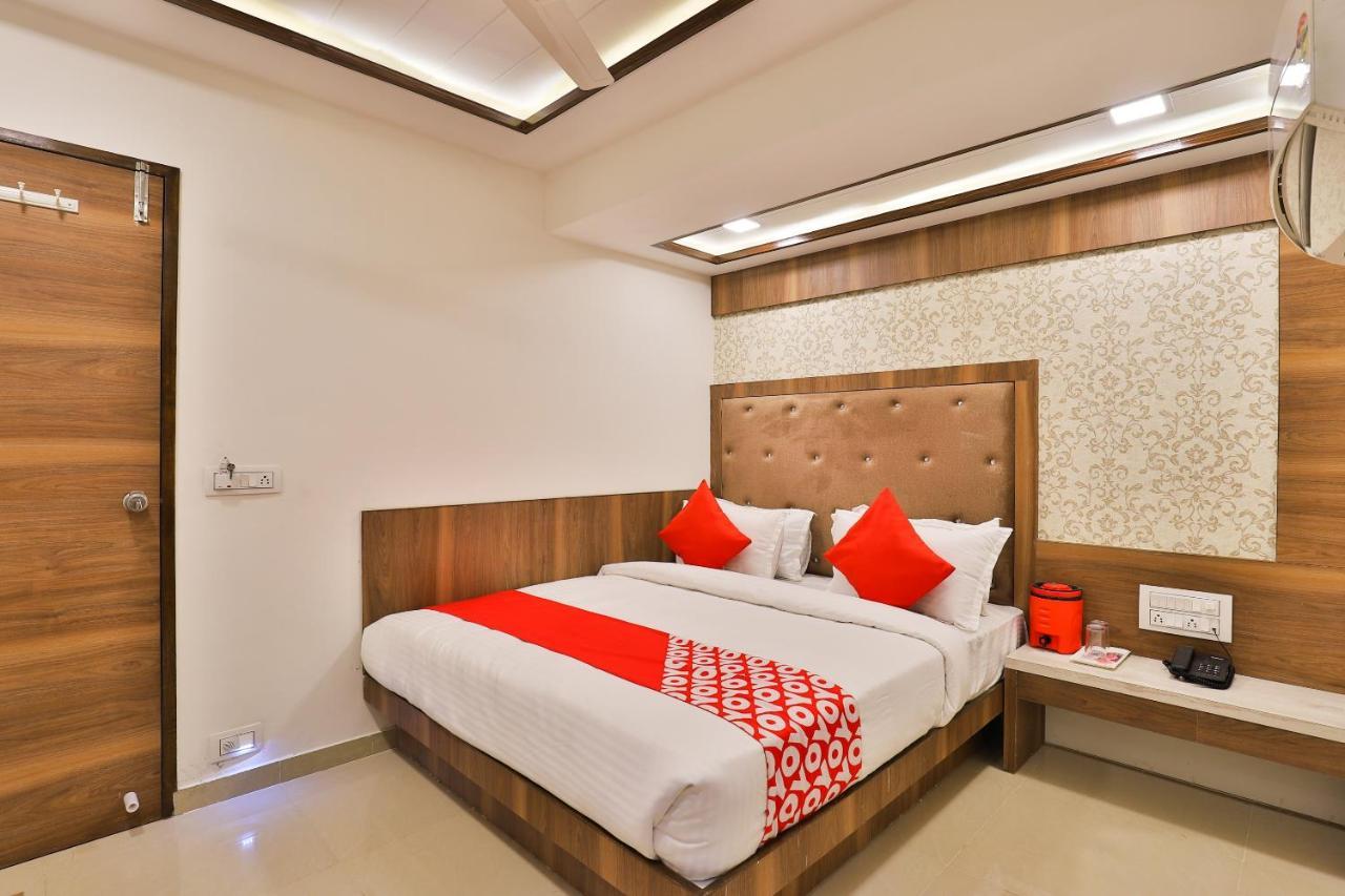 Oyo 24950 Hotel Shree Balaji Residency Ahmedabad Extérieur photo