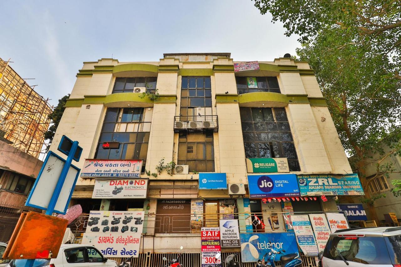 Oyo 24950 Hotel Shree Balaji Residency Ahmedabad Extérieur photo